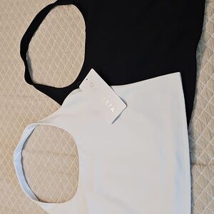 2 Athleta Black & White Transcend Halter Top Size M New